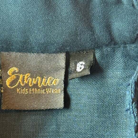 Buy Boys Dark Green Sequinned Chikankari Kurta Set Kurta Pajama for Boys, - Picture 4 of 8